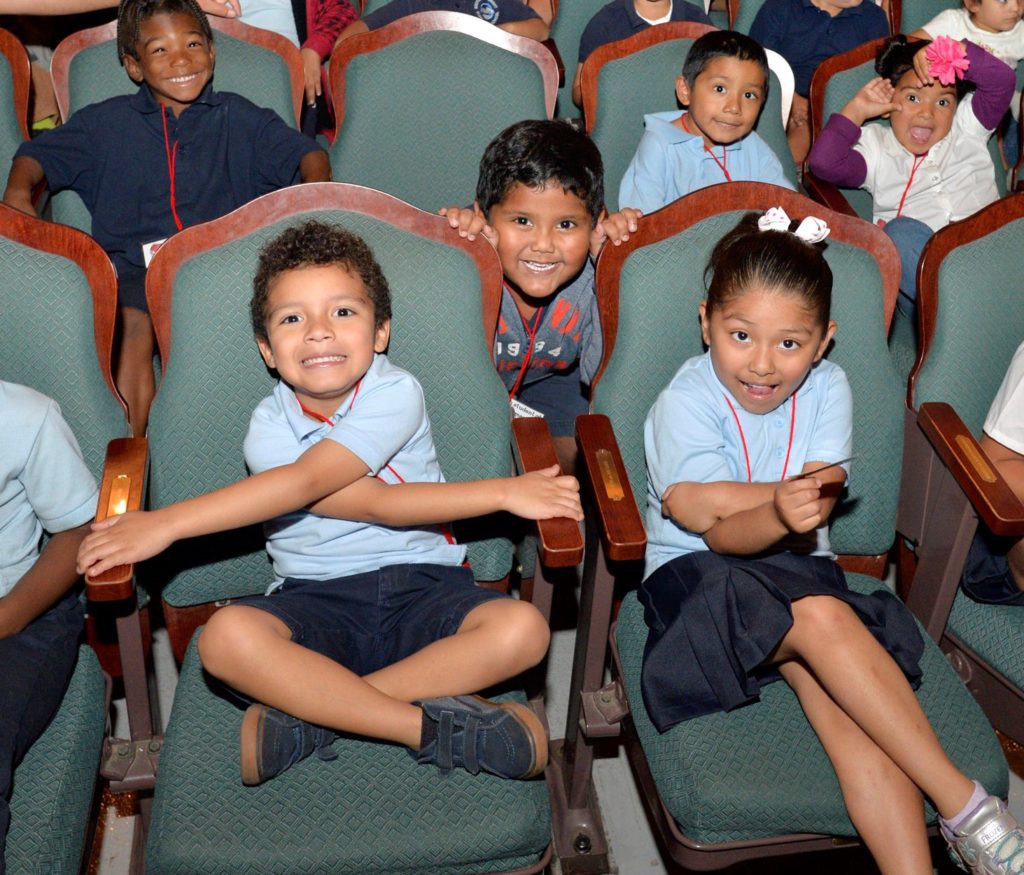 kids-in-theater